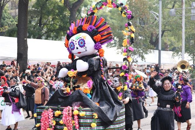 “Ngày của người chết” – lễ hội thấm đẫm tính nhân văn của người dân Mexico - Ảnh 1.