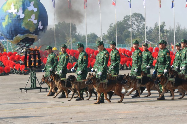 Bộ trưởng Quốc phòng kiểm tra công tác chuẩn bị Triển lãm Quốc phòng quốc tế 2024 - Ảnh 7.