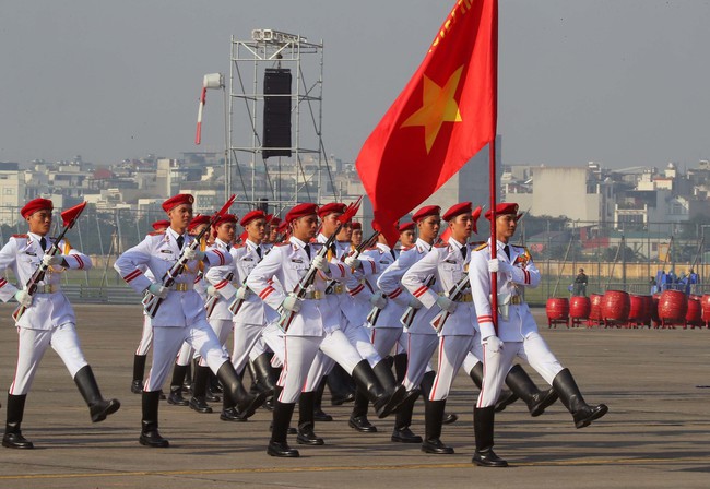 Bộ trưởng Quốc phòng kiểm tra công tác chuẩn bị Triển lãm Quốc phòng quốc tế 2024 - Ảnh 2.