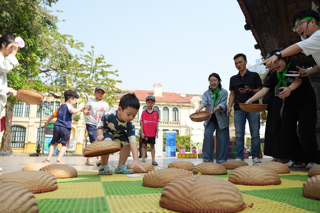 Khai mạc Lễ hội Thiết kế Sáng tạo Hà Nội 2024: Đánh thức tinh thần sáng tạo của người Hà Nội - Ảnh 6.