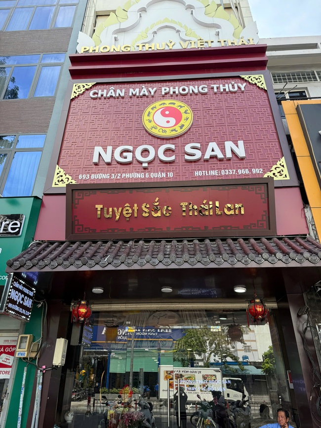  Chân mày phong thuỷ Ngọc San: Làm đẹp theo phong cách Thái Lan - Ảnh 1.