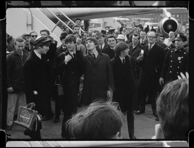Phim tài liệu &quot;Beatles '64&quot;: Khi &quot;Tứ quái&quot; làm thay đổi nước Mỹ - Ảnh 1.