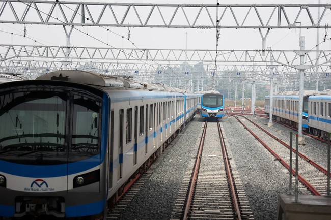 Chào tuần mới: Trên những chuyến metro - Ảnh 2.