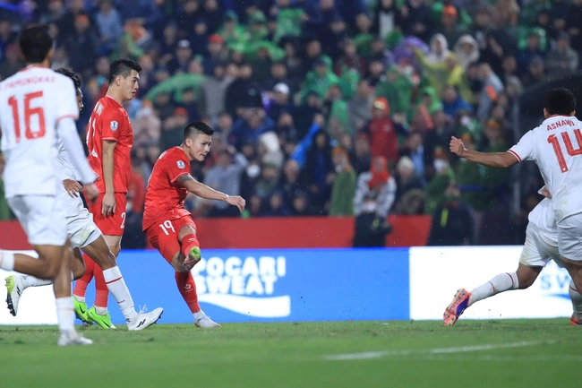 TRỰC TIẾP bóng đá Việt Nam vs Indonesia (1-0): Quang Hải tỏa sáng - Ảnh 4.