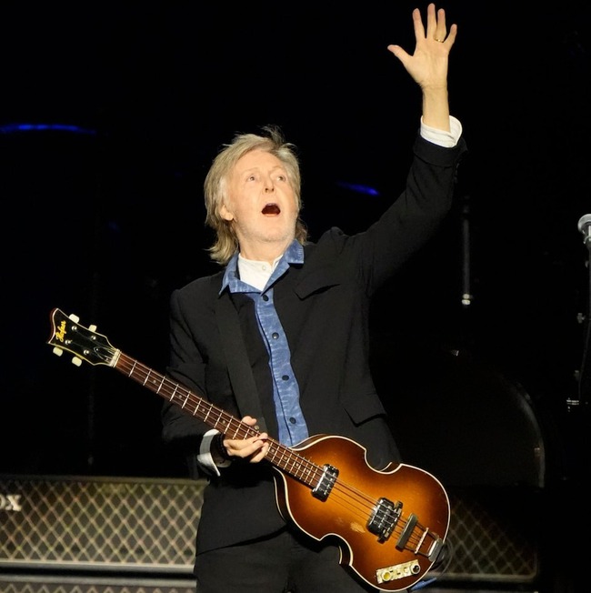 Paul McCartney và màn diễn &quot;tráng lệ nhất trong lịch sử pop&quot; - Ảnh 5.