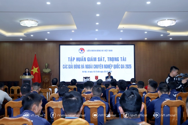 Khai mạc tập huấn giám sát, trọng tài các giải ngoài chuyên nghiệp quốc gia năm 2025 - Ảnh 2.