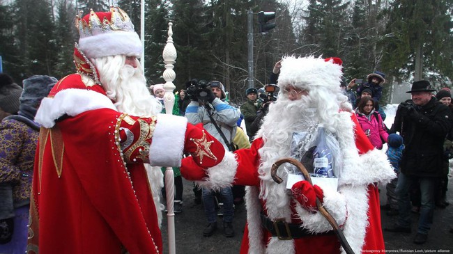 Thánh Nicholas và Ông già Noel: Huyền thoại và những khác biệt - Ảnh 7.