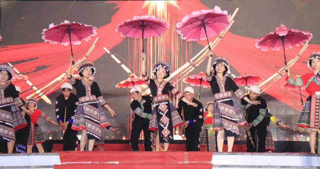 Festival Khèn Mông và Lễ hội hoa Tớ dày: Không gian trải nghiệm mới mẻ, hấp dẫn - Ảnh 5.