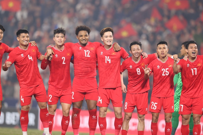 Bán kết lượt về ASEAN Cup 2024, Việt Nam 3-1 Singapore (tổng tỷ số 5-1): Vé chung kết thuyết phục - Ảnh 1.