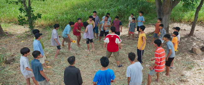 Phim &quot;Kính vạn hoa: Bắt đền con ma&quot;: Nhiều hoài niệm, ít điểm nhấn - Ảnh 5.