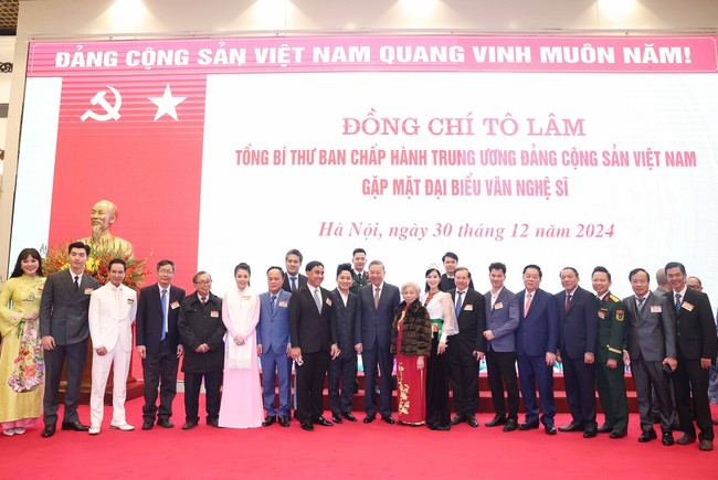  Tổng Bí thư Tô Lâm gặp mặt đại biểu văn nghệ sĩ - Ảnh 5.