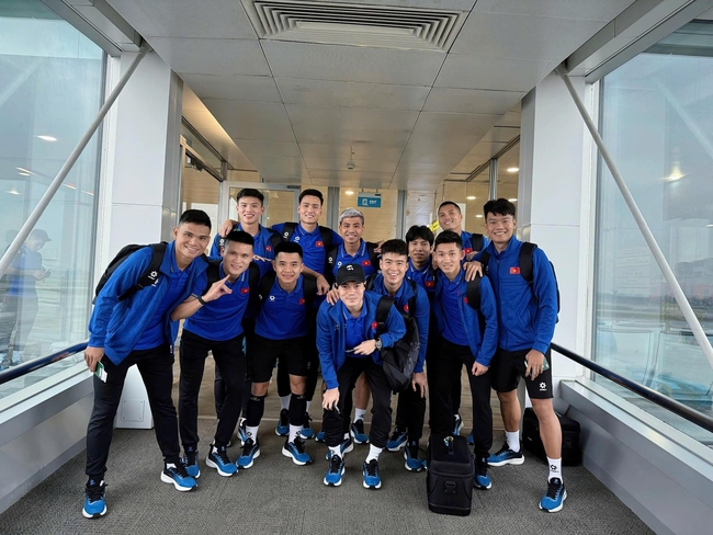 Đội tuyển Việt Nam hành quân sang Lào, tự tin ‘săn’ vé chung kết ASEAN Cup - Ảnh 2.