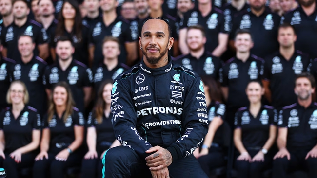 Lewis Hamilton: Tạm biệt Mercedes, chào Ferrari! - Ảnh 1.