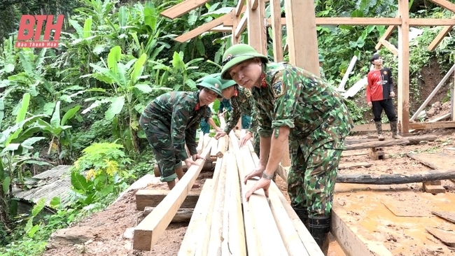 Chị hằng biên tập - Ấm tình quân - dân những ngày mưa bão ở miền biên viễn - Ảnh 1.