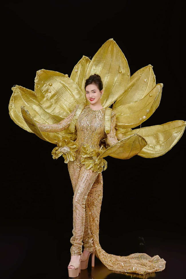 Vũ Thị Hoa đăng quang Mrs Earth International 2024 - Ảnh 2.