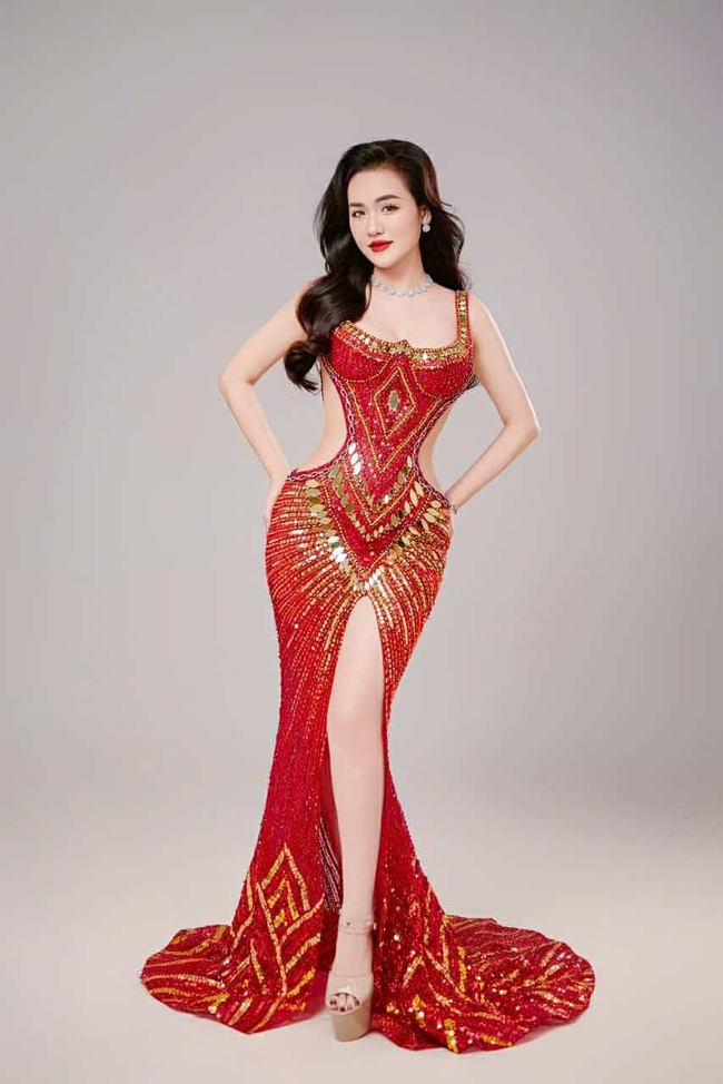 Vũ Thị Hoa đăng quang Mrs Earth International 2024 - Ảnh 1.