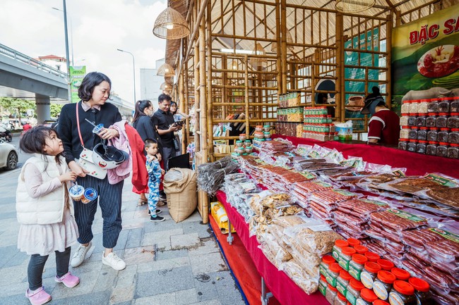 Đón Tết Việt trong không gian văn hóa sáng tạo độc bản tại Vincom - Ảnh 6. Đón Tết Việt trong không gian văn hóa sáng tạo độc bản tại Vincom - Ảnh 6.