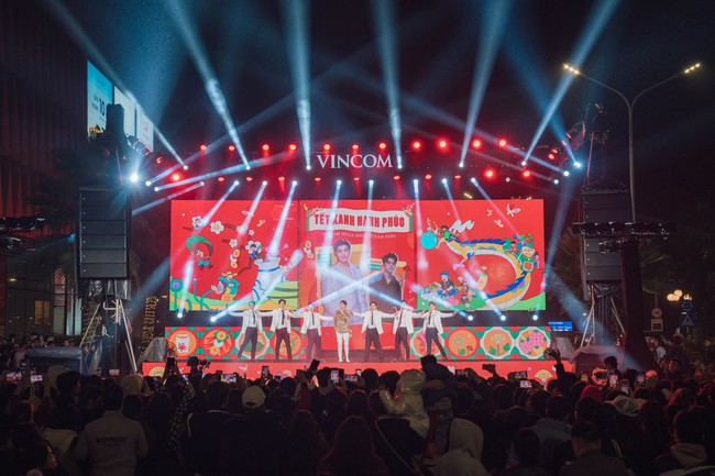 Đón Tết Việt trong không gian văn hóa sáng tạo độc bản tại Vincom - Ảnh 8. Đón Tết Việt trong không gian văn hóa sáng tạo độc bản tại Vincom - Ảnh 8.