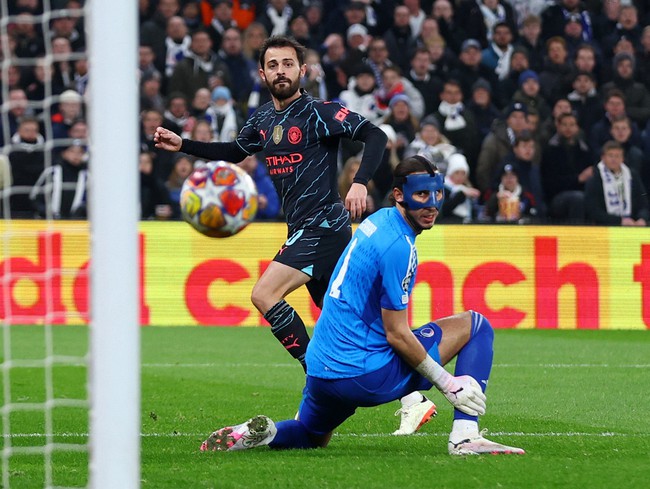 De Bruyne giúp Man City thắng trận và lập kỷ lục ở Cúp C1, đội bóng của Guardiola đặt 1 chân vào tứ kết - Ảnh 3.