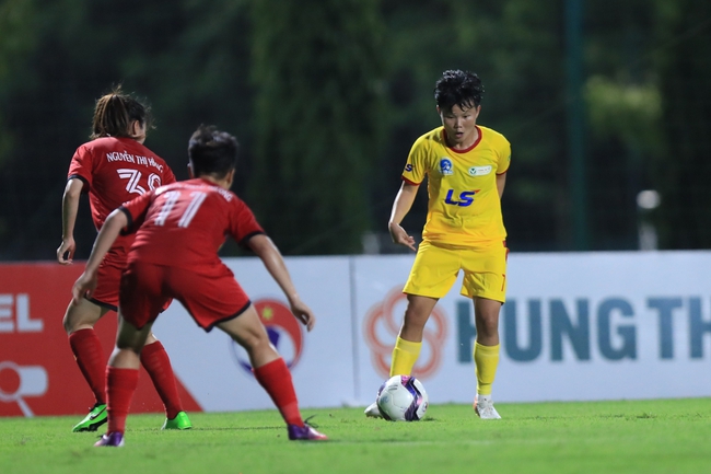 Cầu thủ nữ Việt Nam đầu tiên nhận hợp đồng tiền tỷ không muốn bị thương hại - Ảnh 3.