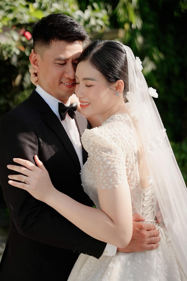Ảnh cưới của Trương Mộng Kha và Chong Paul