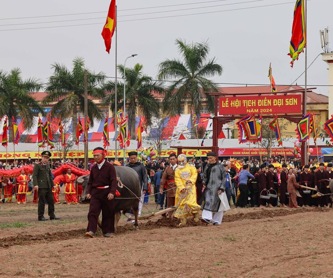 Tưng bừng khai hội Tịch điền Đọi Sơn Xuân Giáp Thìn 2024 - Ảnh 5.