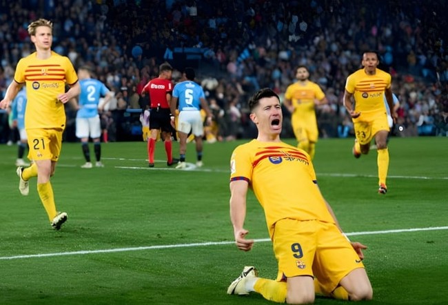 Lewandowski đá lại phạt đền, Barcelona thắng nghẹt thở trên sân khách - Ảnh 2.