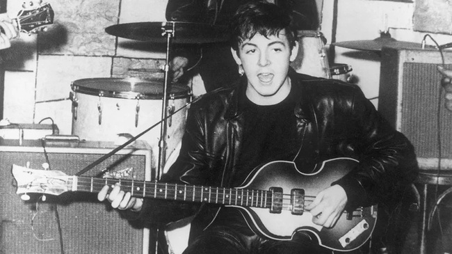 Cây guitar bass trứ danh của Paul McCartney trở về sau 51 năm lưu lạc - Ảnh 1.