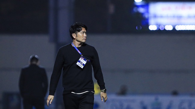 Kết quả V-League hôm nay: Hà Nội bại trận trong ngày ra mắt HLV trưởng, Văn Lâm lại chấn thương - Ảnh 2.