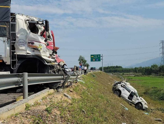 Khởi tố tài xế gây ra vụ tai nạn giao thông đặc biệt nghiêm trọng trên cao tốc Cam Lộ - La Sơn - Ảnh 1.