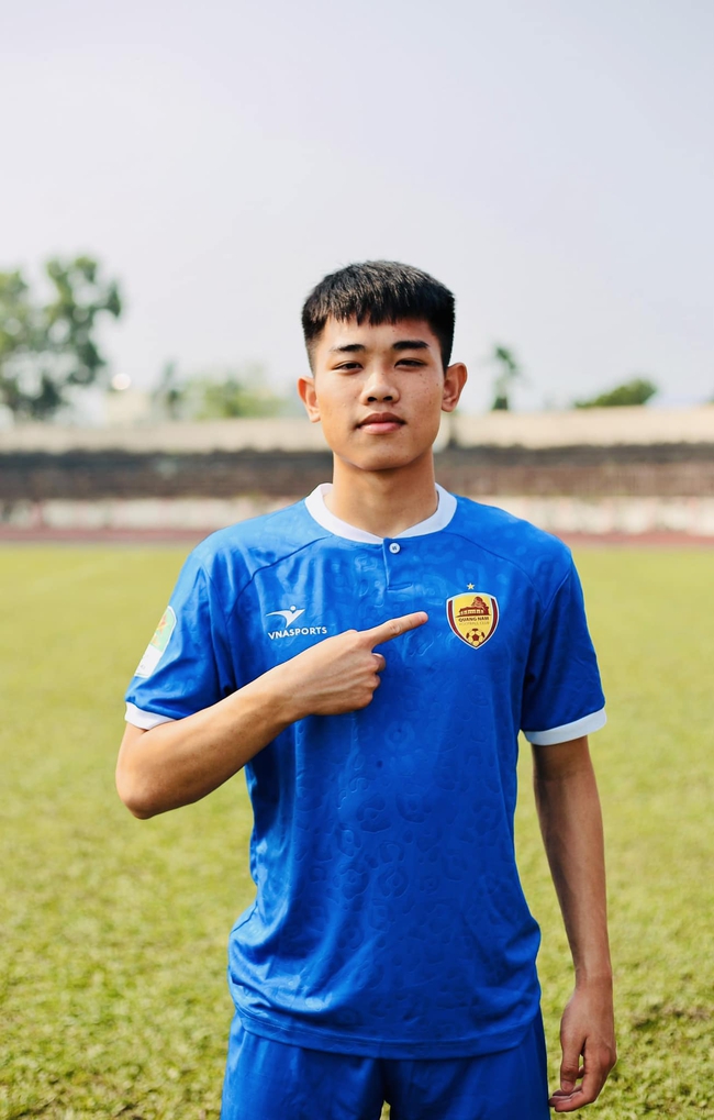 Cầu thủ Nguyễn Đình Bắc lên tiếng sau án kỷ luật của CLB Quảng Nam - Ảnh 2.