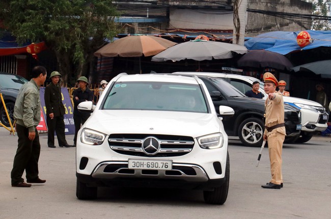 Đảm bảo an ninh, an toàn tại Lễ hội Khai ấn Đền Trần Xuân Giáp Thìn 2024 - Ảnh 2.