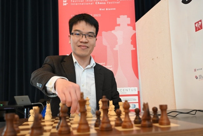 Lê Quang Liêm thắng nhà vô địch cờ vua Trung Quốc 3 lần, giành danh hiệu ở châu Âu khiến Liên đoàn thế giới khen ngợi - Ảnh 2.