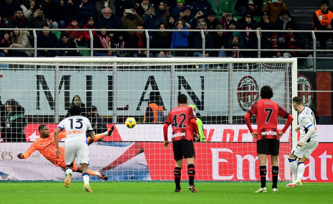 Milan 3 trận không thắng: Án treo trên chấm penalty - Ảnh 1.