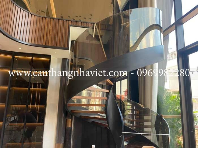 Cầu thang xoắn ốc: Sự lựa chọn lý tưởng cho ngôi nhà hiện đại - Ảnh 5.