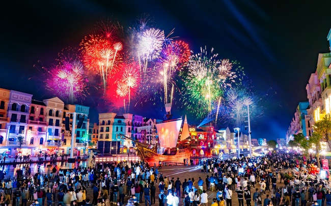 Grand World vươn top đầu danh sách 10 địa điểm vui chơi giải trí Tết 2024 tại Hà Nội - Ảnh 7.