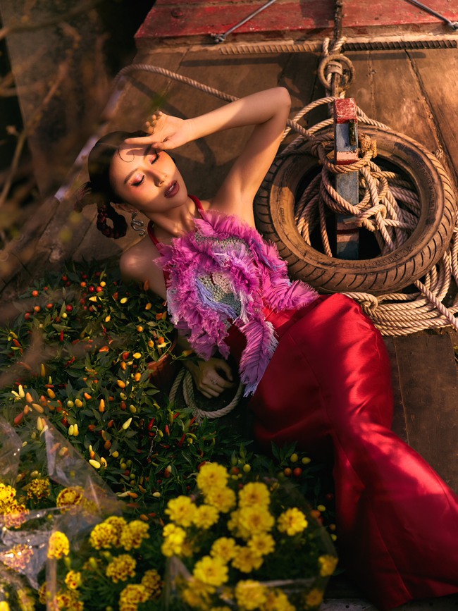 Quỳnh Anh Shyn “bật mood” điệu đà trong bộ ảnh thời trang Tết - Ảnh 4.