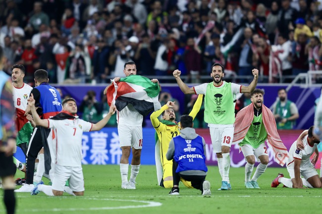 CĐV và truyền thông choáng váng khi Hàn Quốc bị loại khỏi Asian Cup 2023 - Ảnh 3.