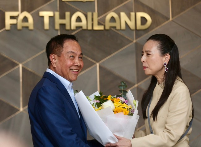 Nữ tỷ phú Madam Pang đắc cử Chủ tịch, bóng đá Thái Lan có biến động lớn - Ảnh 2.
