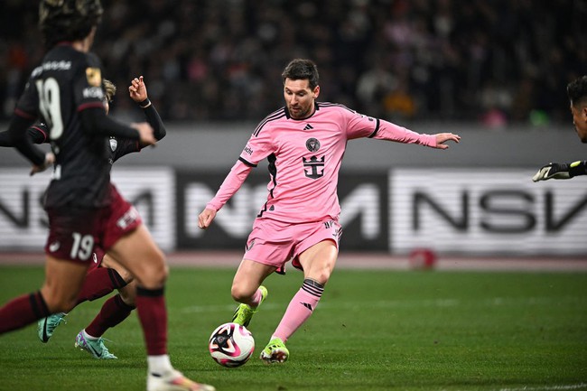 Đá giao hữu ở Nhật, Messi khiến MXH chia hai nửa tranh luận gay gắt - Ảnh 2.