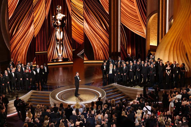 Oscar 2024: Tỷ suất người xem truyền hình cao nhất trong 4 năm - Ảnh 1.