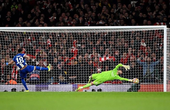 David Raya rực sáng trên chấm luân lưu, Arsenal vào tứ kết Cúp C1 lần đầu tiên sau 14 năm - Ảnh 3.