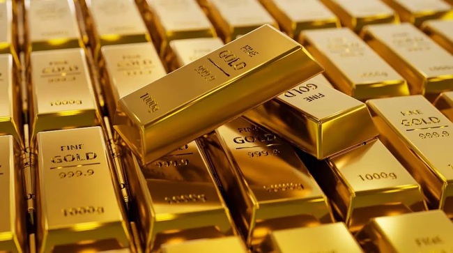 Giá vàng thế giới áp sát mức cao kỷ lục khi chờ số liệu kinh tế Mỹ - Ảnh 1.