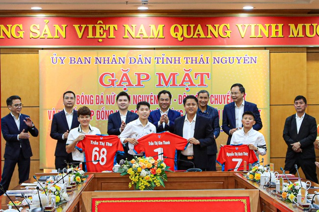 Quả bóng Vàng Việt Nam chính thức có bến đỗ mới - Ảnh 2.