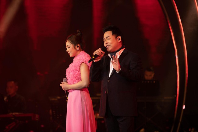 Quang Lê “kể những chuyện tình” suốt 4 tiếng cùng khán giả ở liveshow ở Hà Nội - Ảnh 3.