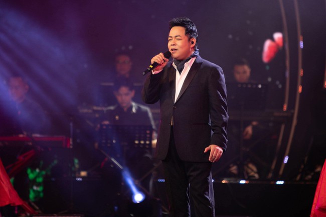 Quang Lê “kể những chuyện tình” suốt 4 tiếng cùng khán giả ở liveshow ở Hà Nội - Ảnh 6.