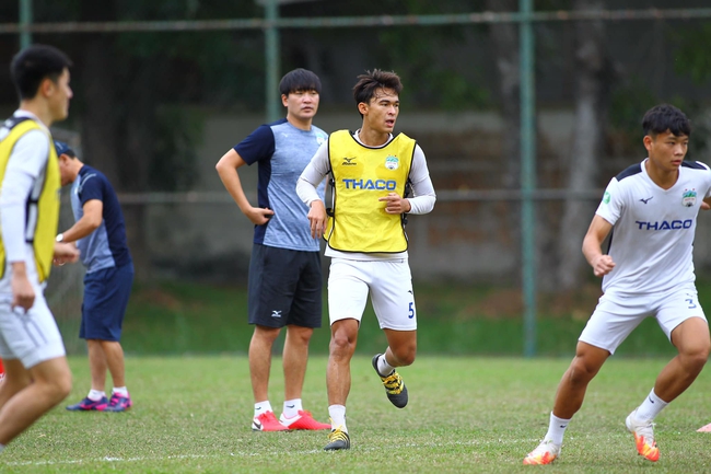 Cầu thủ Việt kiều Pháp tìm được bến đỗ mới tại giải đấu cấp thấp của Việt Nam - Ảnh 3.