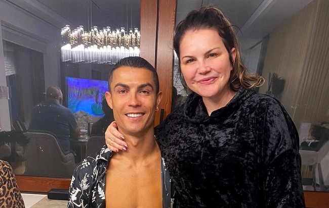 Chị gái Ronaldo và tình yêu dành cho em trai - Ảnh 1.
