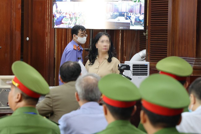 Xét xử sơ thẩm vụ án Vạn Thịnh Phát: Viện kiểm sát nhận định cần 'loại bỏ' bị cáo Trương Mỹ Lan ra khỏi đời sống xã hội - Ảnh 1.