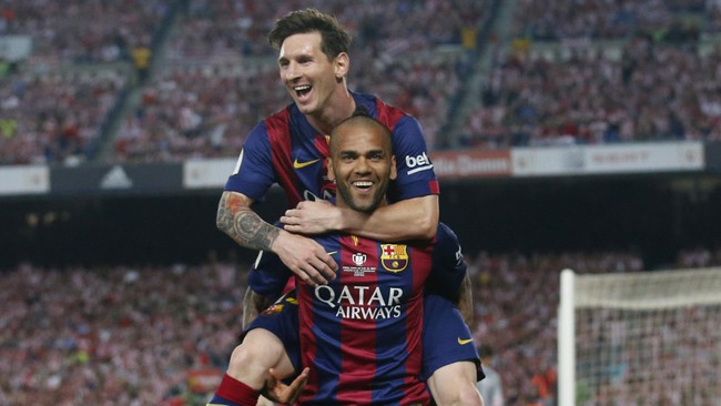 Barcelona nhắc tới Messi khi đưa Dani Alves trở lại danh sách huyền thoại đội bóng - Ảnh 2.